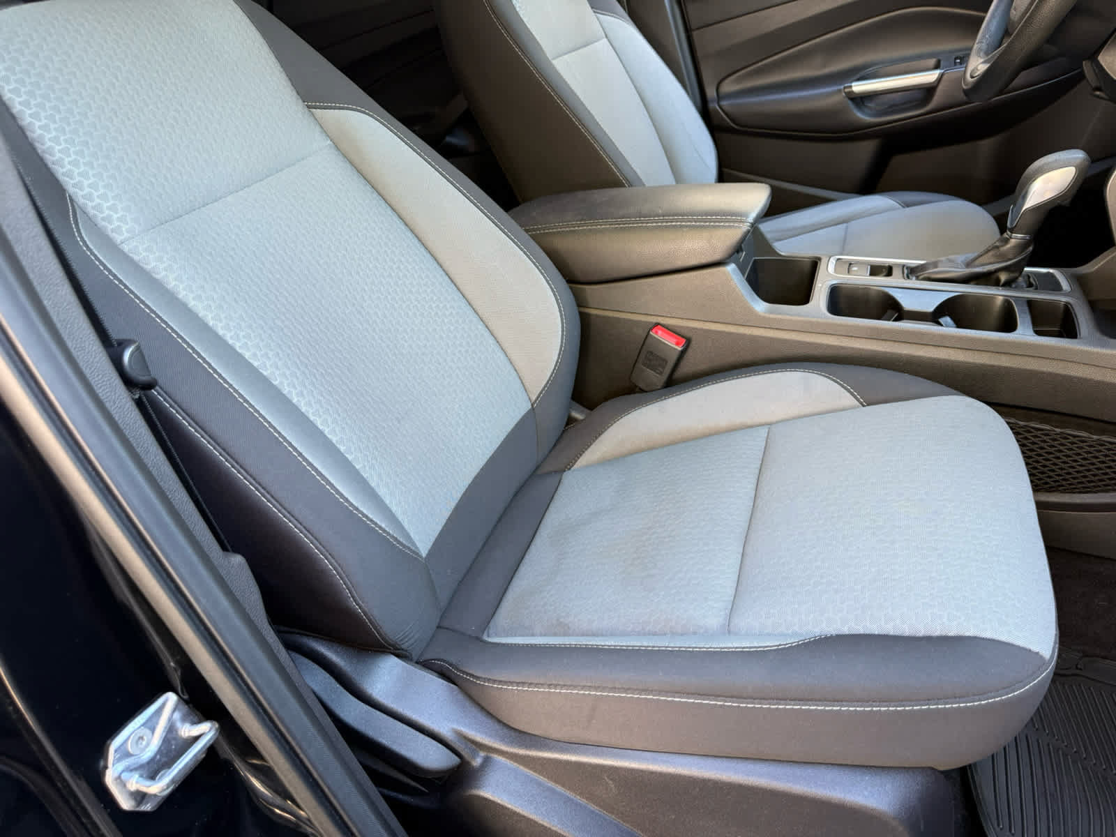 Used 2018 Ford Escape SE w/ SE Sync 3 Package FWD image 8