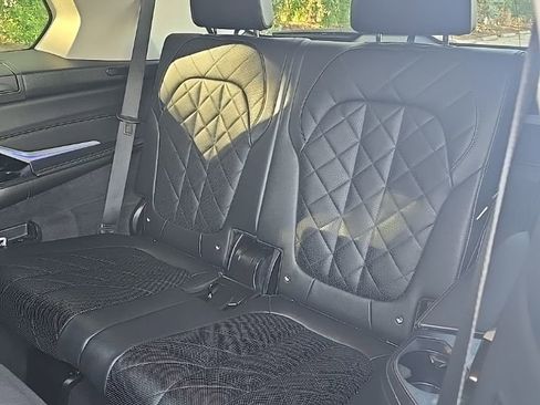 Used 2023 BMW X7 xDrive40i image 28