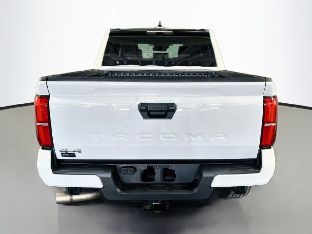 Used 2025 Toyota Tacoma SR5 AWD/4WD image 7
