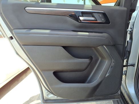 Used 2025 Chevrolet Tahoe LT AWD/4WD image 18