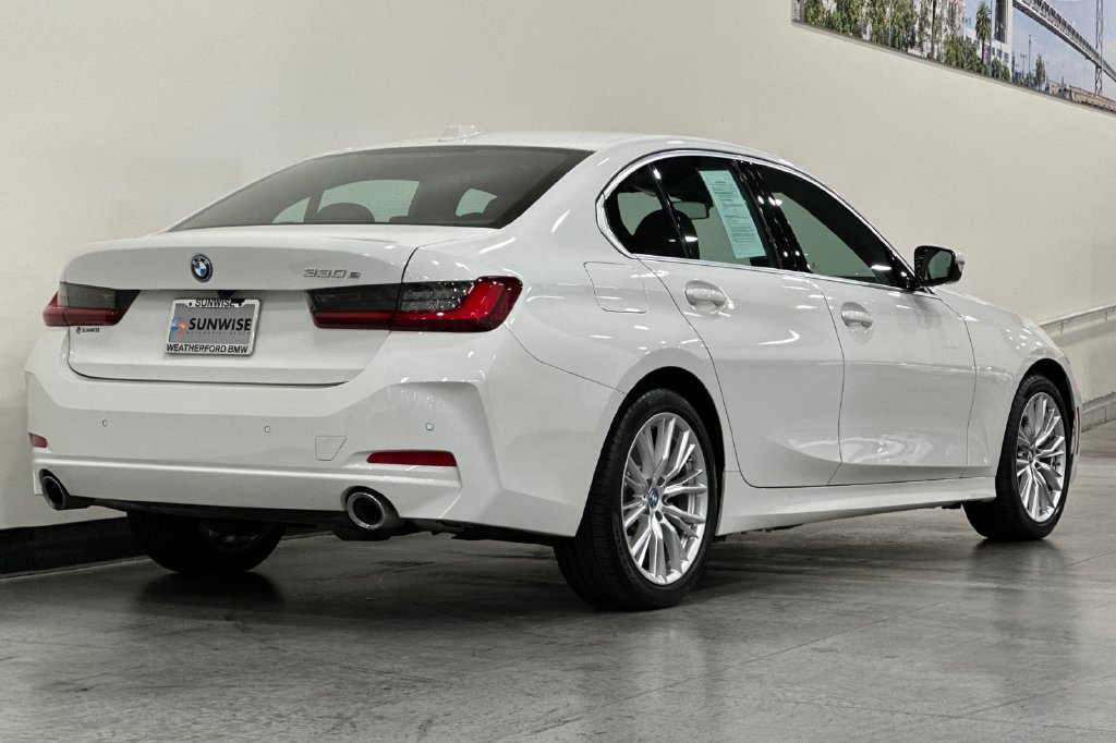 Certified 2024 BMW 330e w/ Convenience Package RWD image 4