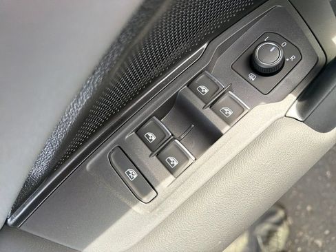 New 2026 Volkswagen Tiguan SE R-Line AWD/4WD image 12