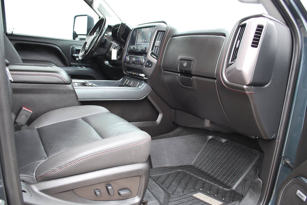 Used 2018 GMC Sierra 2500 SLT w/ Duramax Plus Package AWD/4WD image 42