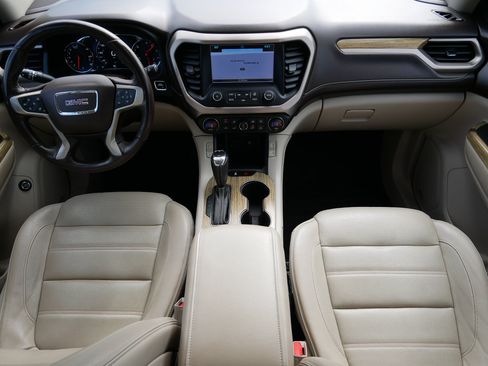 Used 2018 GMC Acadia Denali w/ Technology Package AWD/4WD image 10