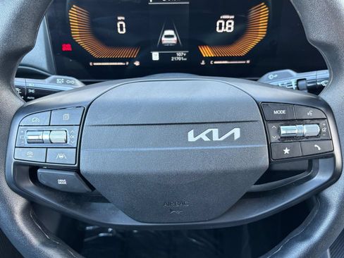 Used 2025 Kia K4 FWD image 27
