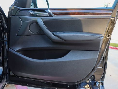 Used 2017 BMW X3 xDrive28i image 9