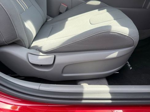 Used 2025 Hyundai Elantra Sport FWD image 47