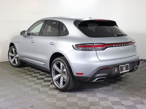 Used 2025 Porsche Macan image 3