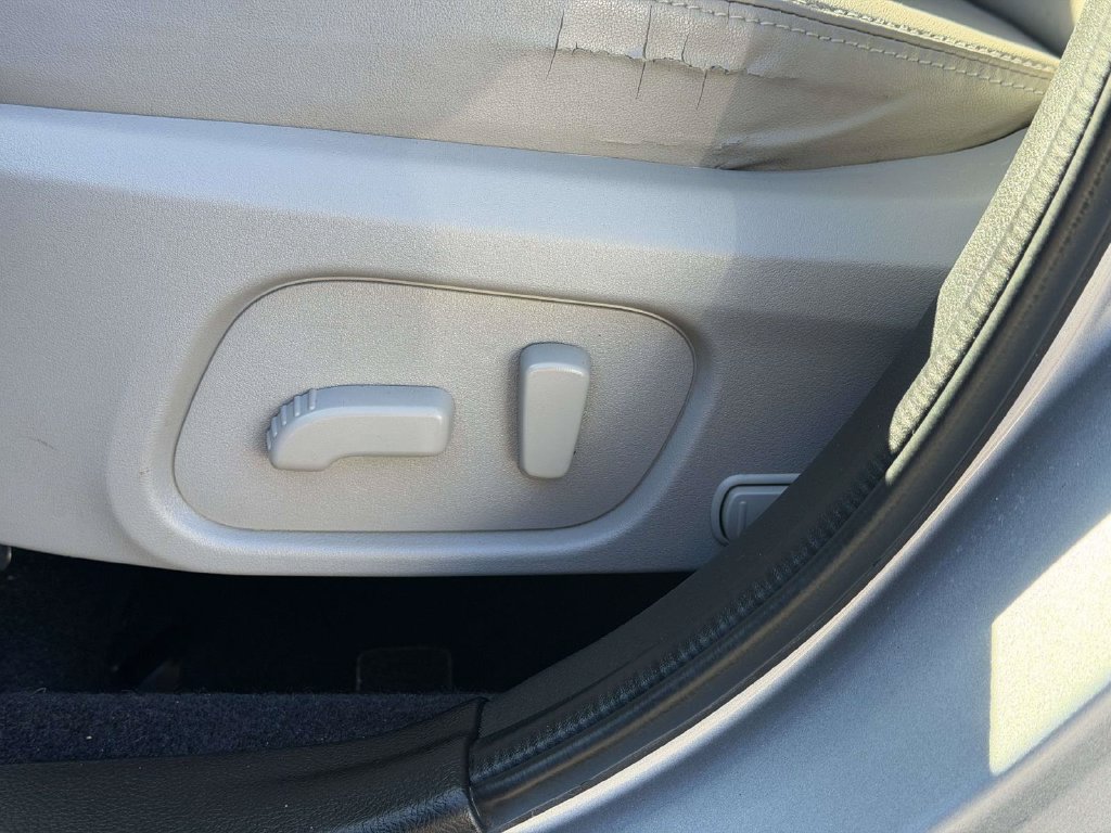 Used 2014 Subaru Forester 2.5i Limited AWD/4WD image 19