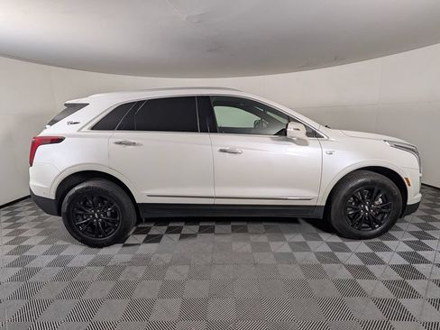 Used 2022 Cadillac XT5 Premium Luxury w/ Technology Package FWD image 8