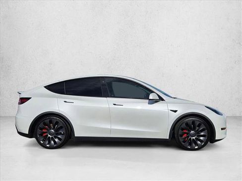 Used 2023 Tesla Model Y Performance image 4
