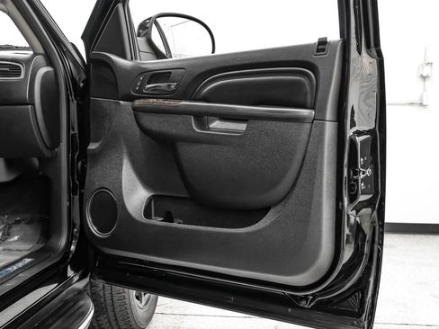 Used 2013 GMC Yukon Denali image 45