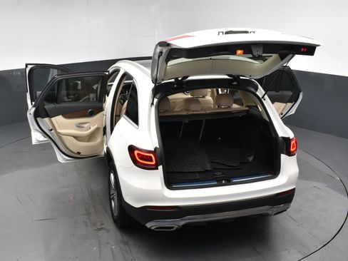 Used 2021 Mercedes-Benz GLC 300 GLC 300 w/ Premium Package image 26