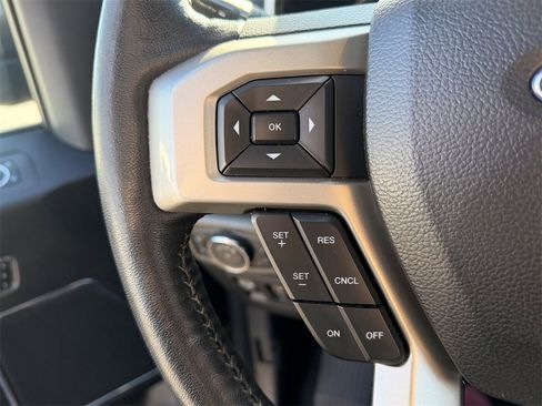 Used 2020 Ford F150 Lariat image 23