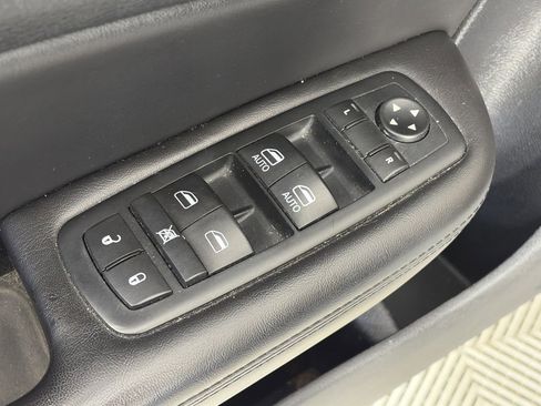 Used 2016 Chrysler 200 C w/ Navigation & Sound Group I image 24