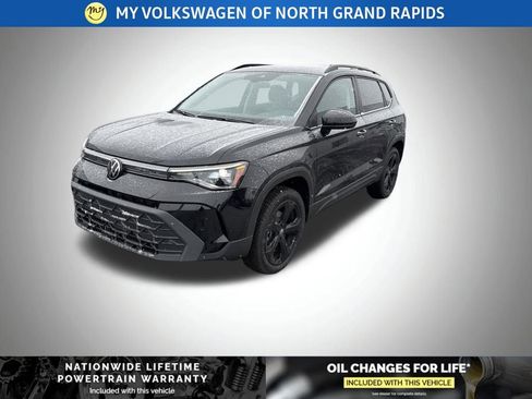 New 2026 Volkswagen Taos SE image 7