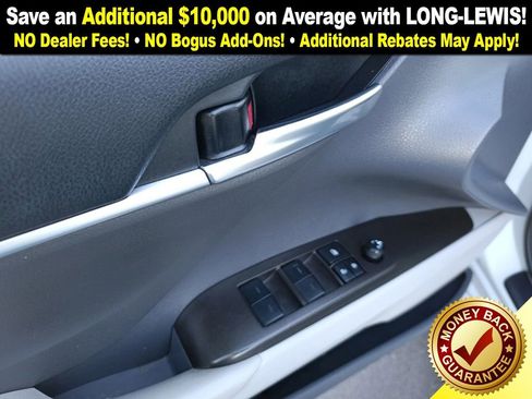 Used 2023 Toyota Camry SE image 16