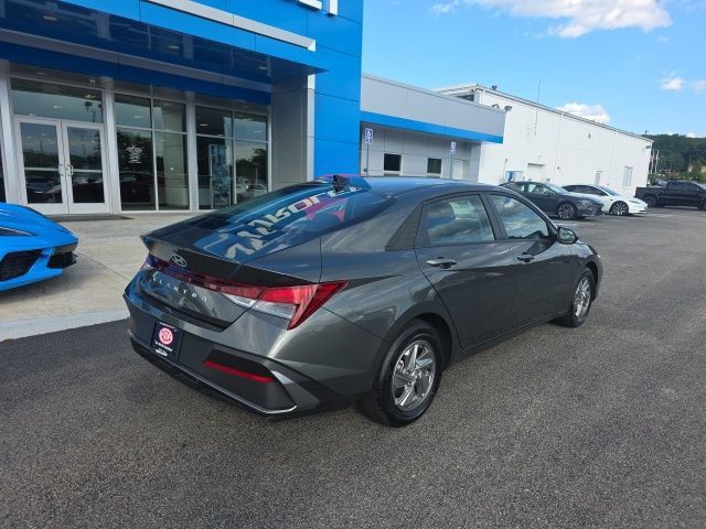 Used 2025 Hyundai Elantra SE FWD image 7