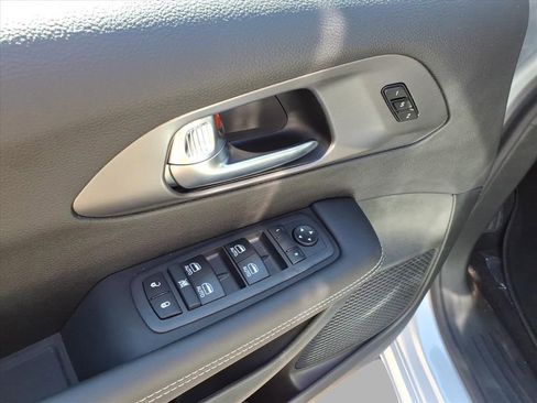 New 2026 Chrysler Pacifica Select image 13