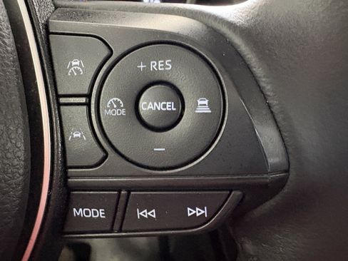 Used 2024 Toyota Corolla Cross XLE AWD/4WD image 17