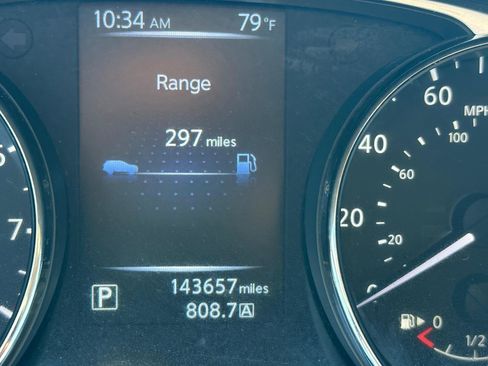 Used 2016 Nissan Rogue SV FWD image 14