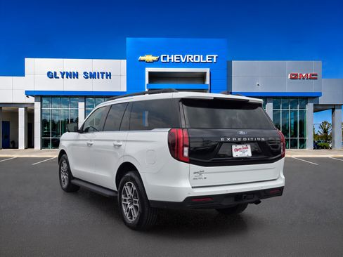 Used 2026 Ford Expedition Active RWD image 11