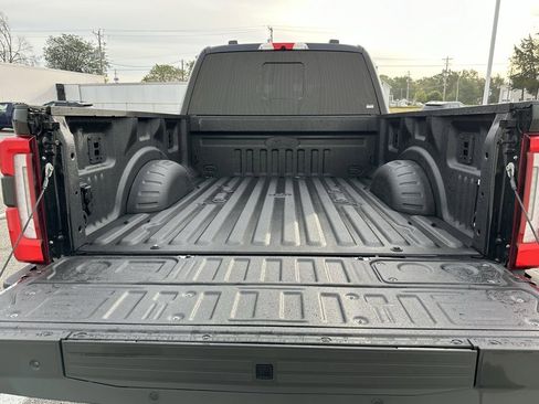 Used 2024 Ford F350 Platinum w/ Tremor Off-Road Package image 32