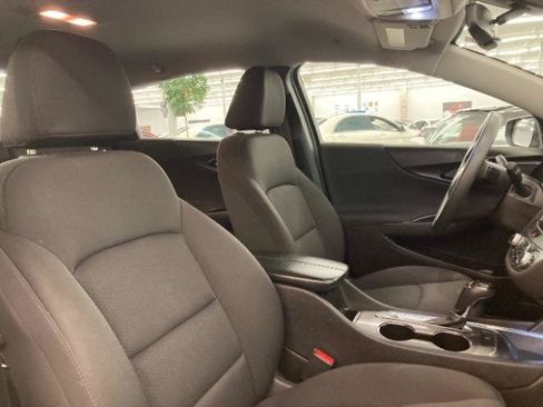 Used 2019 Chevrolet Malibu LT FWD image 14