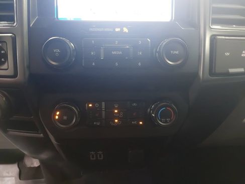 Used 2019 Ford F150 XLT w/ Equipment Group 302A Luxury AWD/4WD image 19