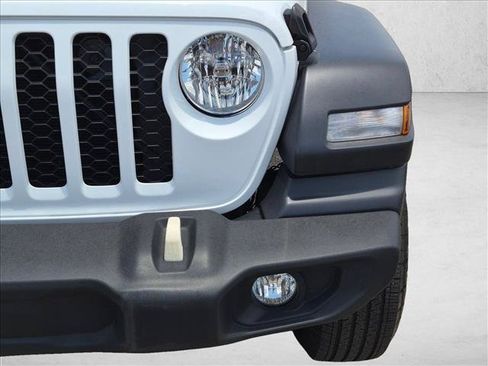 Used 2024 Jeep Wrangler Unlimited Sport AWD/4WD image 9