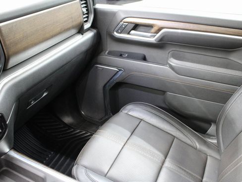 Used 2024 Chevrolet Silverado 2500 High Country image 30