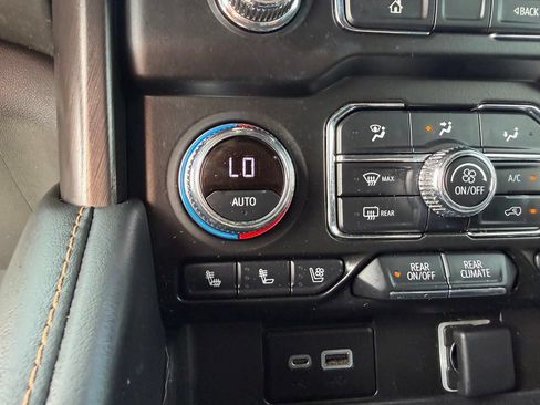 Used 2022 GMC Yukon AT4 AWD/4WD image 35