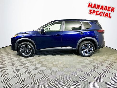 Used 2024 Nissan Rogue SV FWD image 5