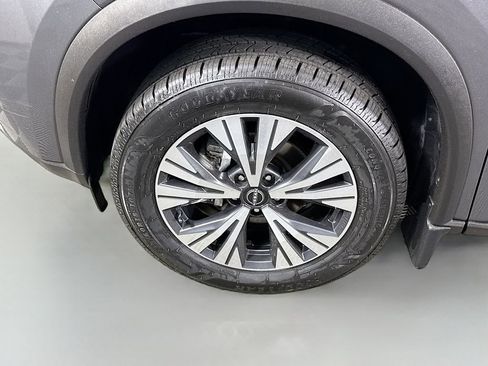 Used 2022 Nissan Rogue SV FWD image 31