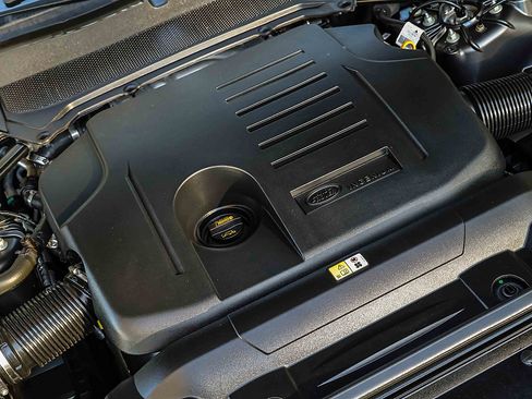 Used 2022 Land Rover Range Rover Sport HST image 29