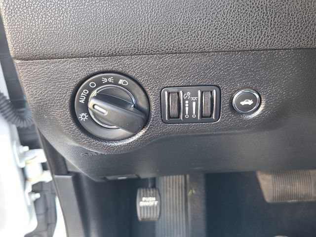 Used 2023 Chrysler 300 Touring RWD image 25
