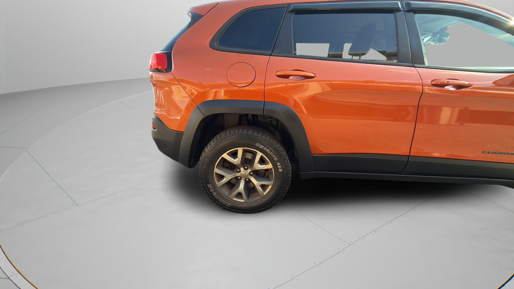 Used 2015 Jeep Cherokee Trailhawk w/ Comfort/Convenience Group AWD/4WD image 31