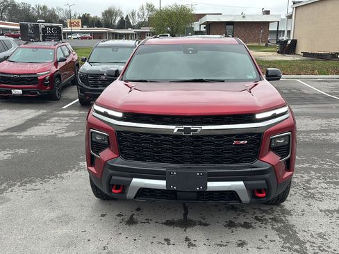 Used 2024 Chevrolet Traverse Z71 w/ Enhanced Driving Package image 8