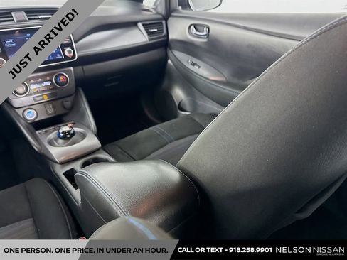 Used 2023 Nissan Leaf S image 21