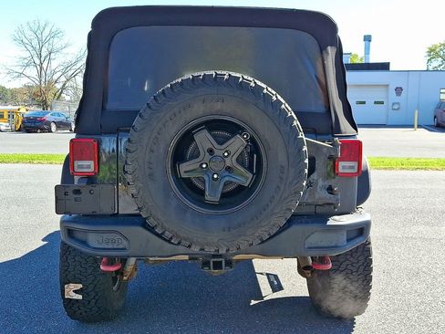 Used 2016 Jeep Wrangler Unlimited Rubicon image 5