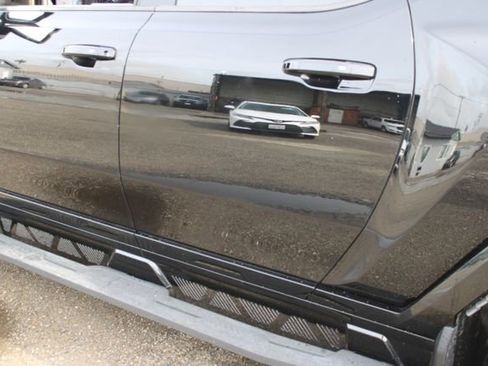 Used 2024 GMC Hummer EV 3X w/ LPO, Illumination Package image 11