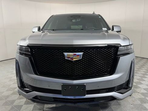 Used 2024 Cadillac Escalade ESV Sport w/ Heavy-Duty Trailer Package image 10