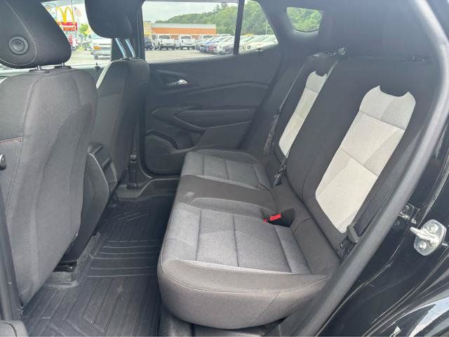 Used 2025 Chevrolet Trax RS w/ Sunroof Package FWD image 25