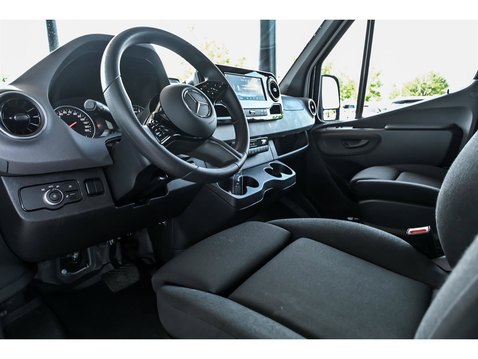 Used 2025 Mercedes-Benz Sprinter 3500 image 7