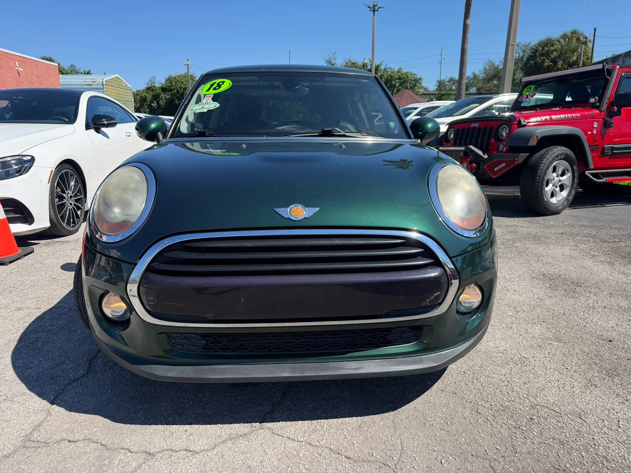 Used 2018 MINI Cooper 2-Door Hardtop w/ Premium Package FWD image 2