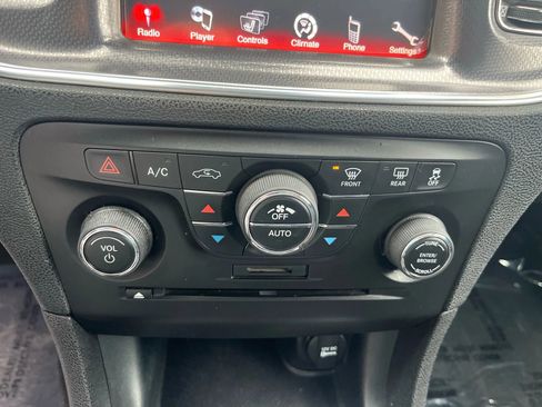 Used 2014 Dodge Charger SXT image 22