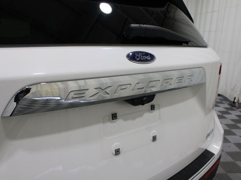 Used 2022 Ford Explorer King Ranch w/ Class IV Trailer Tow Package AWD/4WD image 32