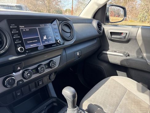 Used 2022 Toyota Tacoma 4x4 Access Cab image 16