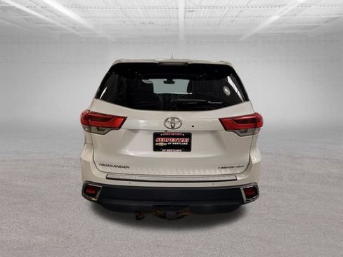 Used 2017 Toyota Highlander Limited AWD/4WD image 23