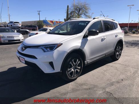 Used 2017 Toyota RAV4 LE image 3